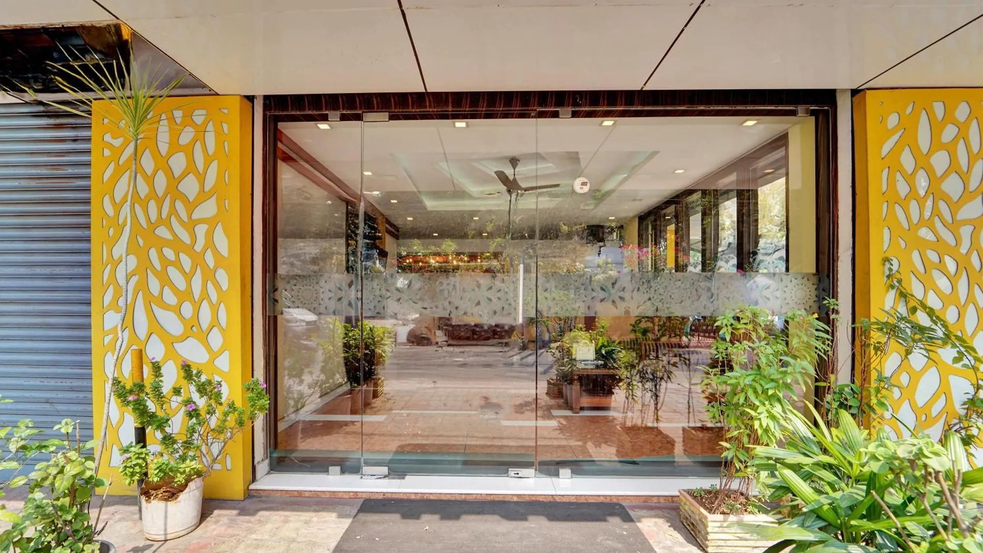 Super Townhouse Ernakulam North Hotel Kochi