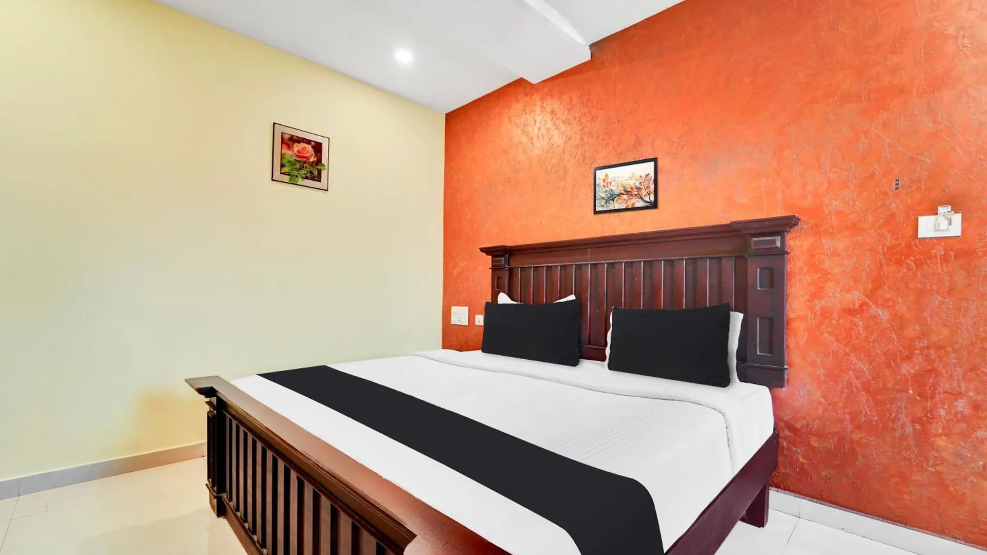 Super Townhouse Ernakulam North Hotel Kochi